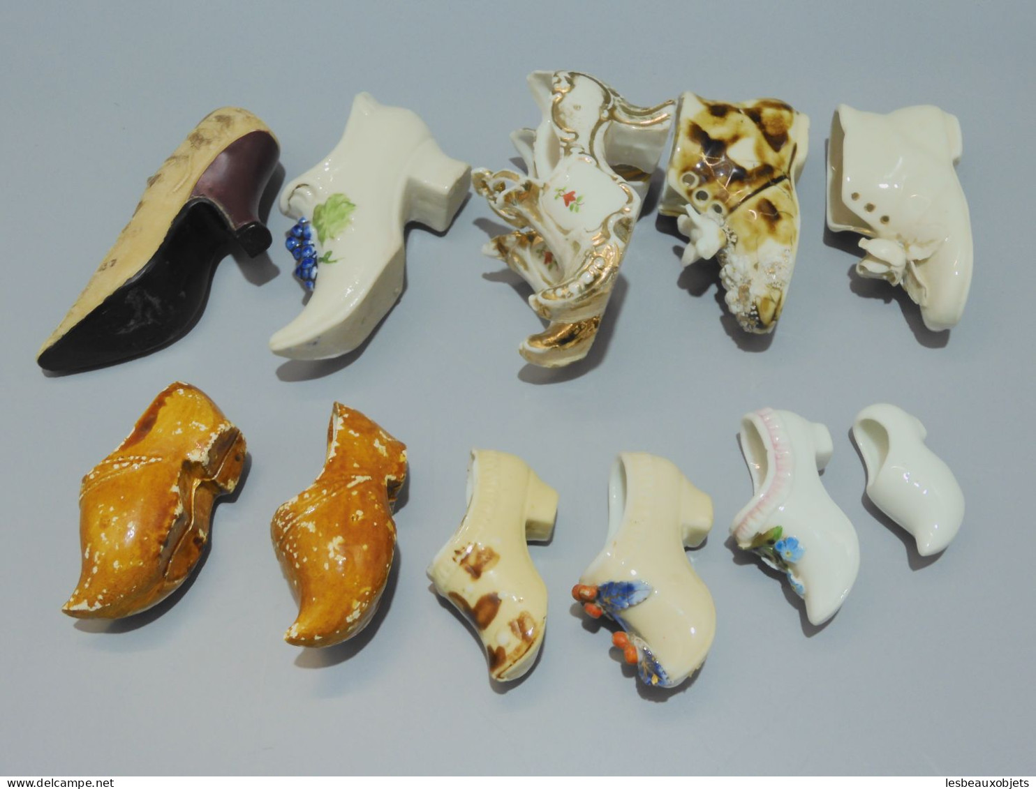 - LOT De  11 SABOTS CHAUSSURES MINIATURES PORCELAINE 1 RESINE OBJETS VITRINE  E - Andere & Zonder Classificatie