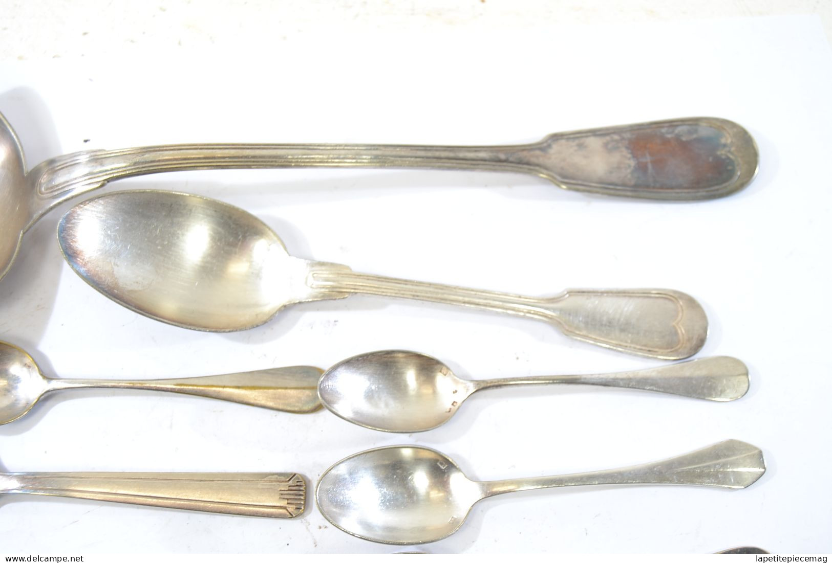 Lot De Cuillères Et Louche En Métal Argenté. Vrac, Lot Dépareillé - Silverware