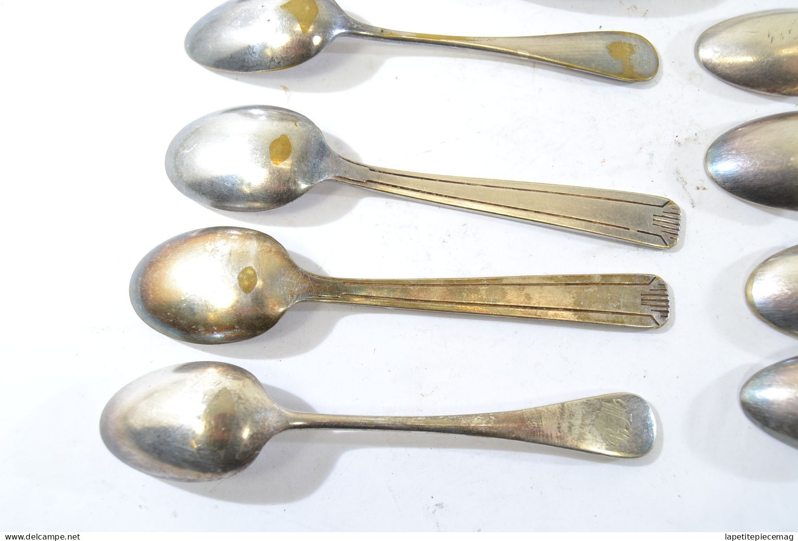 Lot De Cuillères Et Louche En Métal Argenté. Vrac, Lot Dépareillé - Silverware