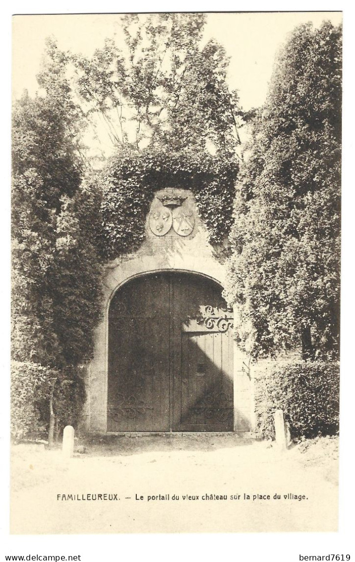 Belgique     -  Familleheureux    -  Le  Portail Du Vieux  Chateau Sur La Place Du Village  -  Pres Ecaussinnes - Seneffe