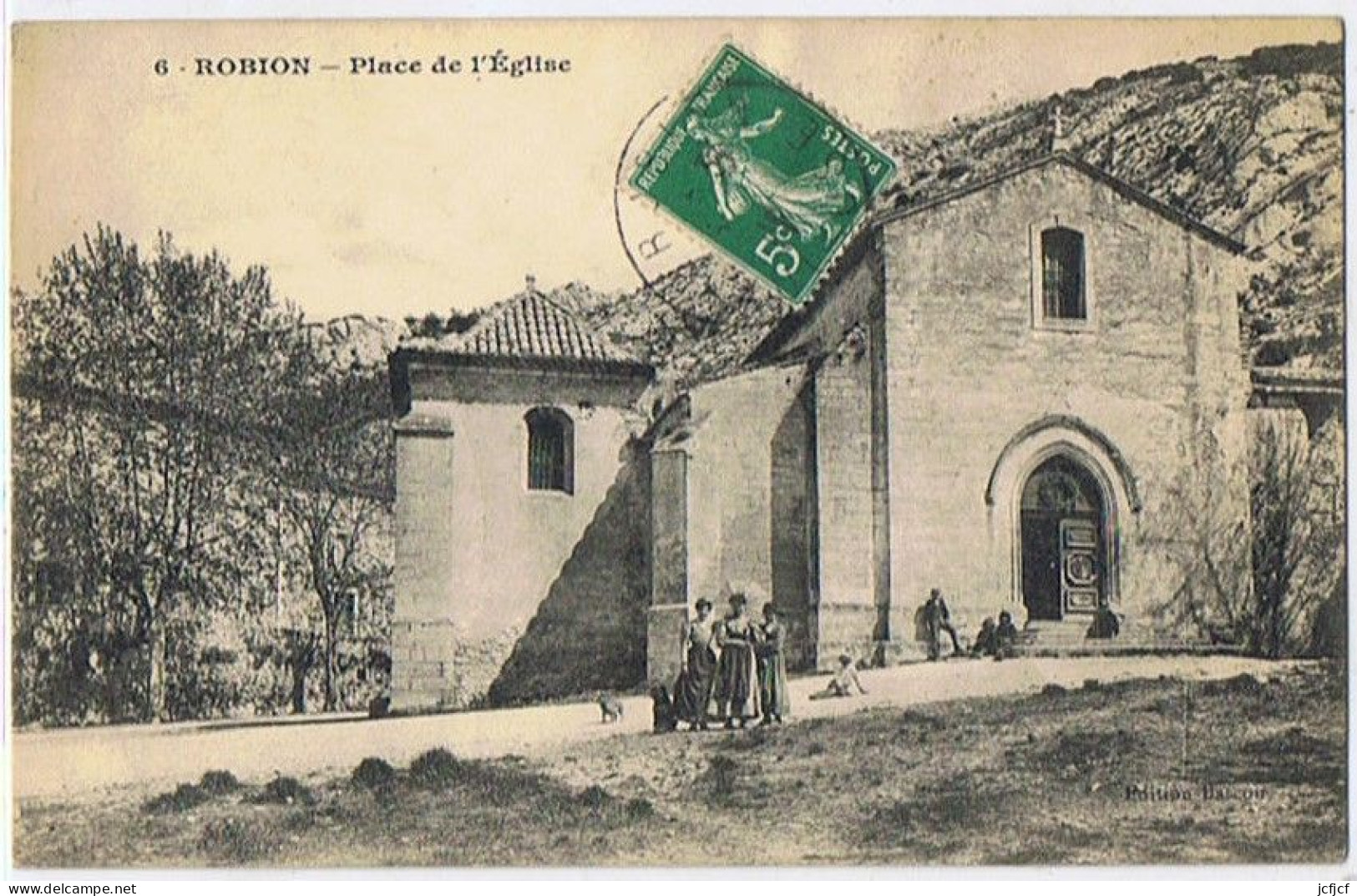 Cpa..84..ROBION..VAUCLUSE..PLACE DE L'EGLISE - Robion