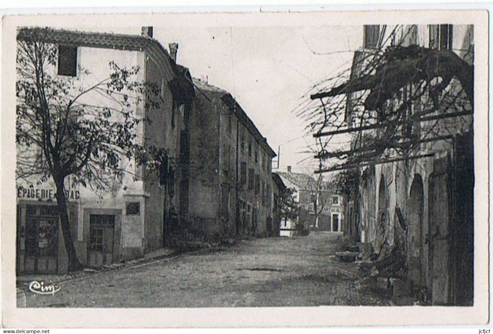 Cpa..84..ROBION..VAUCLUSE..RUE JOSEPH FARAUD - Robion