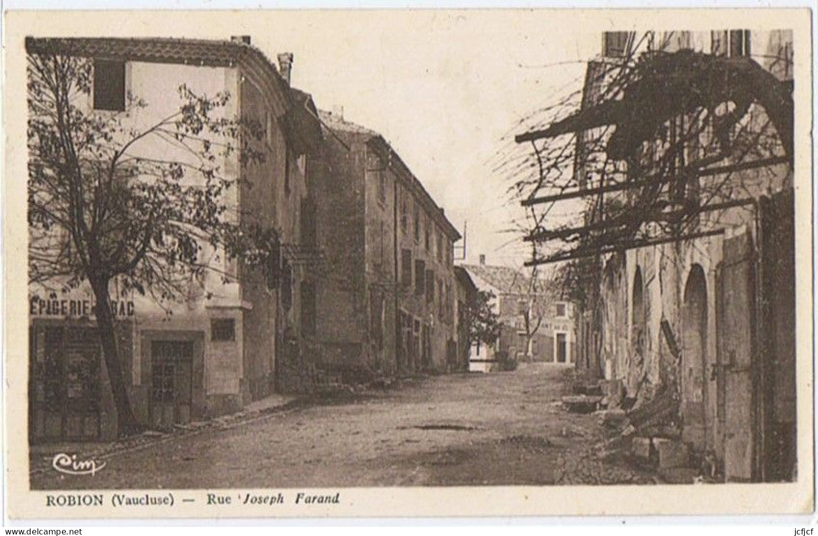 Cpa..84..ROBION..VAUCLUSE..RUE JOSEPH FARAUD - Robion