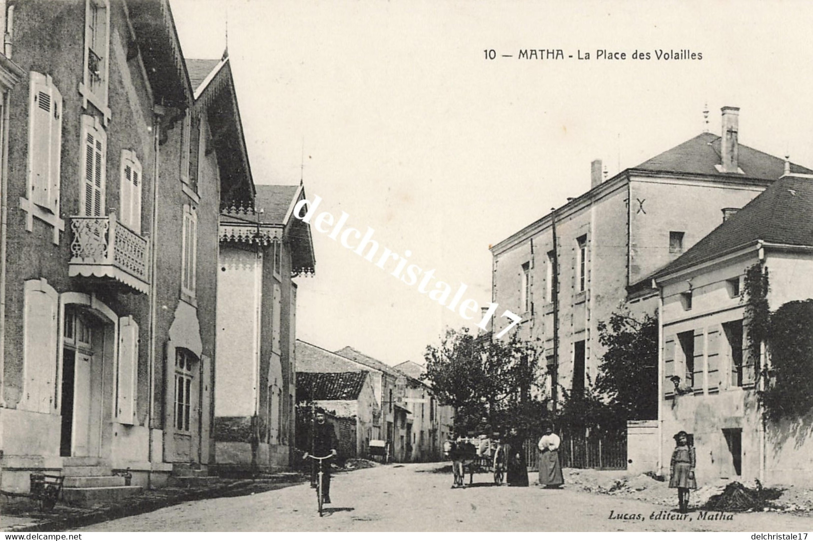 CPA 17 0256 MATHA - LA PLACE DES VOLAILLES - Matha