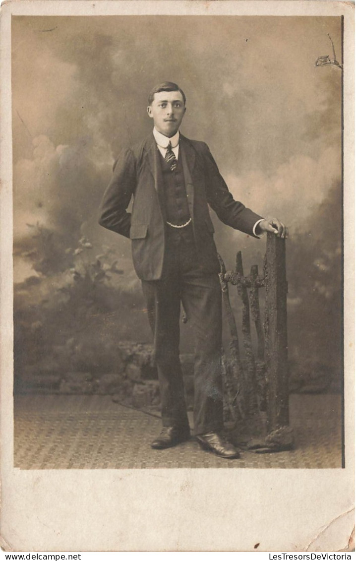 MODE - Homme En Costume - Carte Postale Ancienne - Fashion