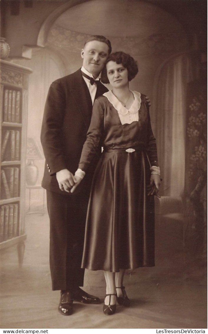 COUPLES - Photo De Couple - Carte Postale Ancienne - Couples