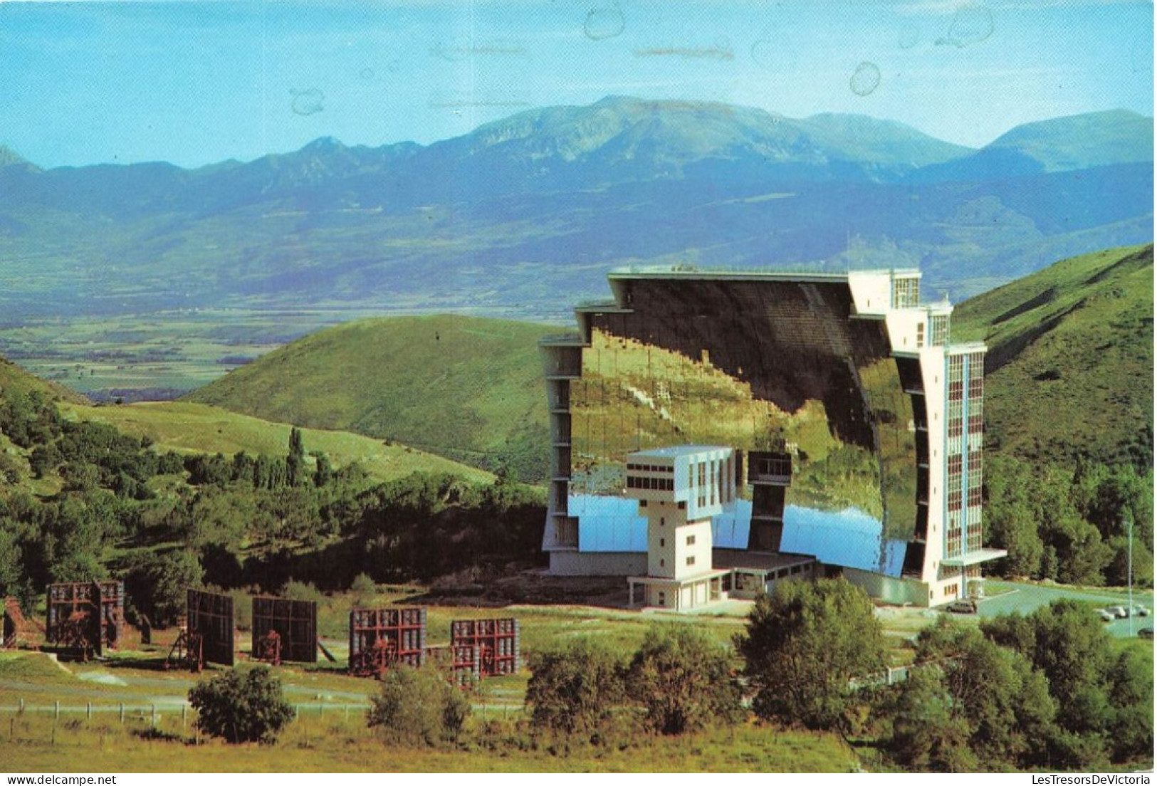 FRANCE - Font-Romeu - Le Plus Grand Four Solaire Du Monde - Odeillo - Le Four Solaire - Carte Postale - Prades