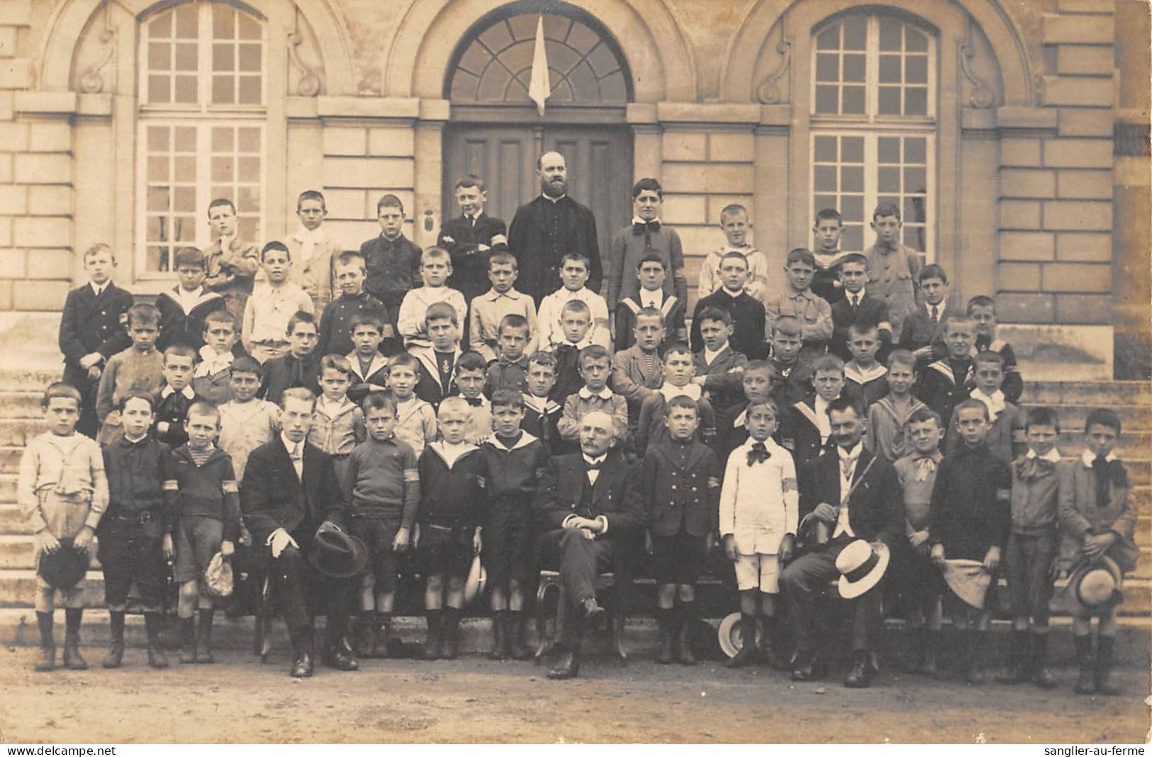 CPA 27 EVREUX / CARTE PHOTO / COLONIE DE VACANCES DES ORPHELINS DE LA GUERRE 14 18 - Evreux