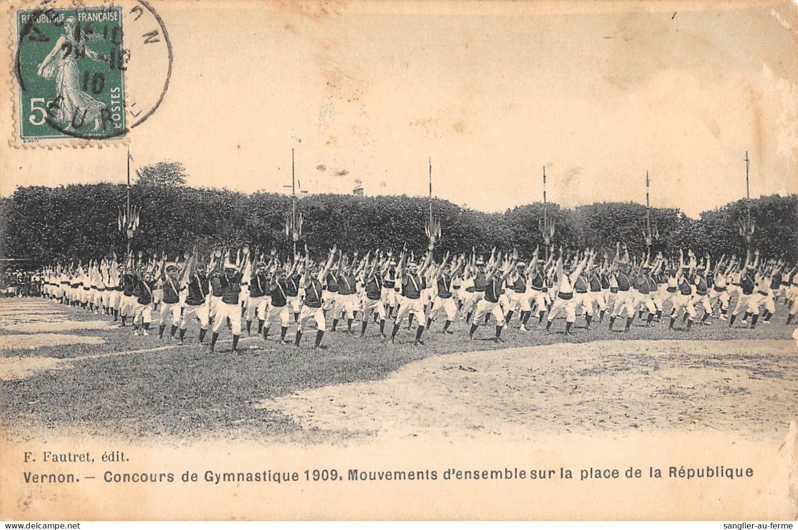 CPA 27 VERNON / CONCOURS DE GYMNASTIQUE 1909 / MOUVEMENTS D'ENSEMBLE SUR LA PLACE DE LA REPUBLIQUE - Vernon