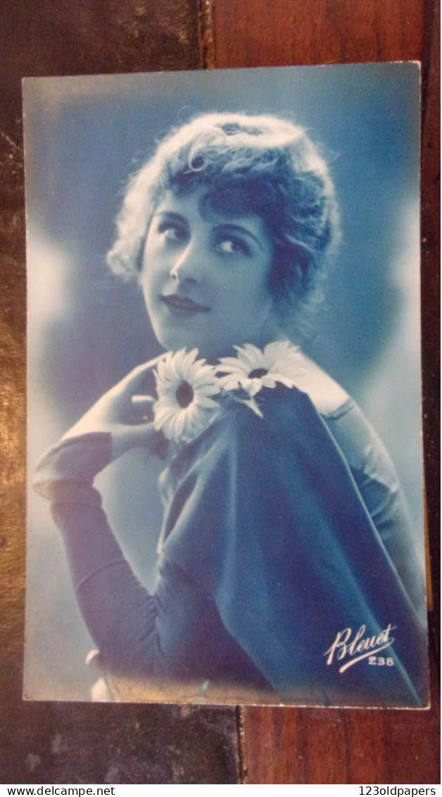 1930 Colorisée Fantaisie Art & Déco Belle Jeune Femme COULEUR FLASH COIFFURE BLEUET - Mujeres