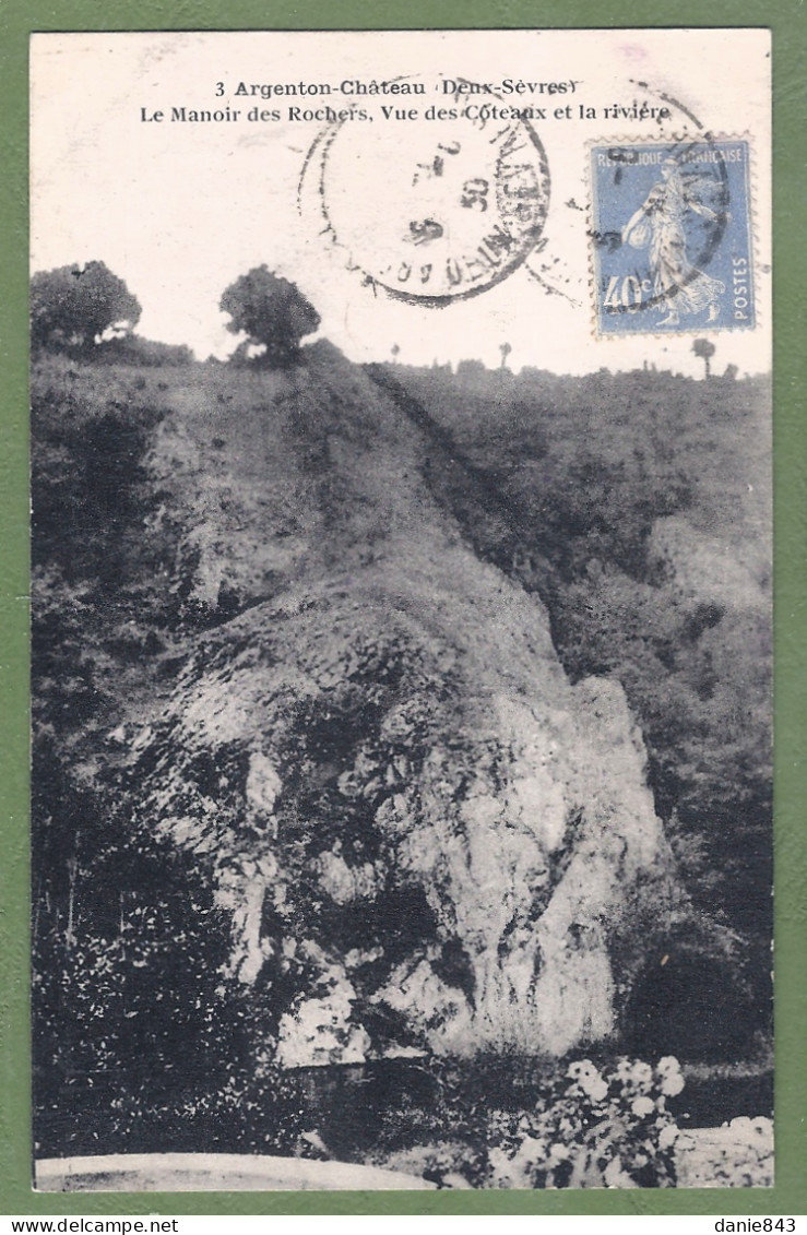 CPA Vue Très Rare - DEUX SEVRES - ARGENTON-CHATEAU - MANOIR DES ROCHERS, VUE DES COTEAUX DE LA RIVIERE - Argenton Chateau