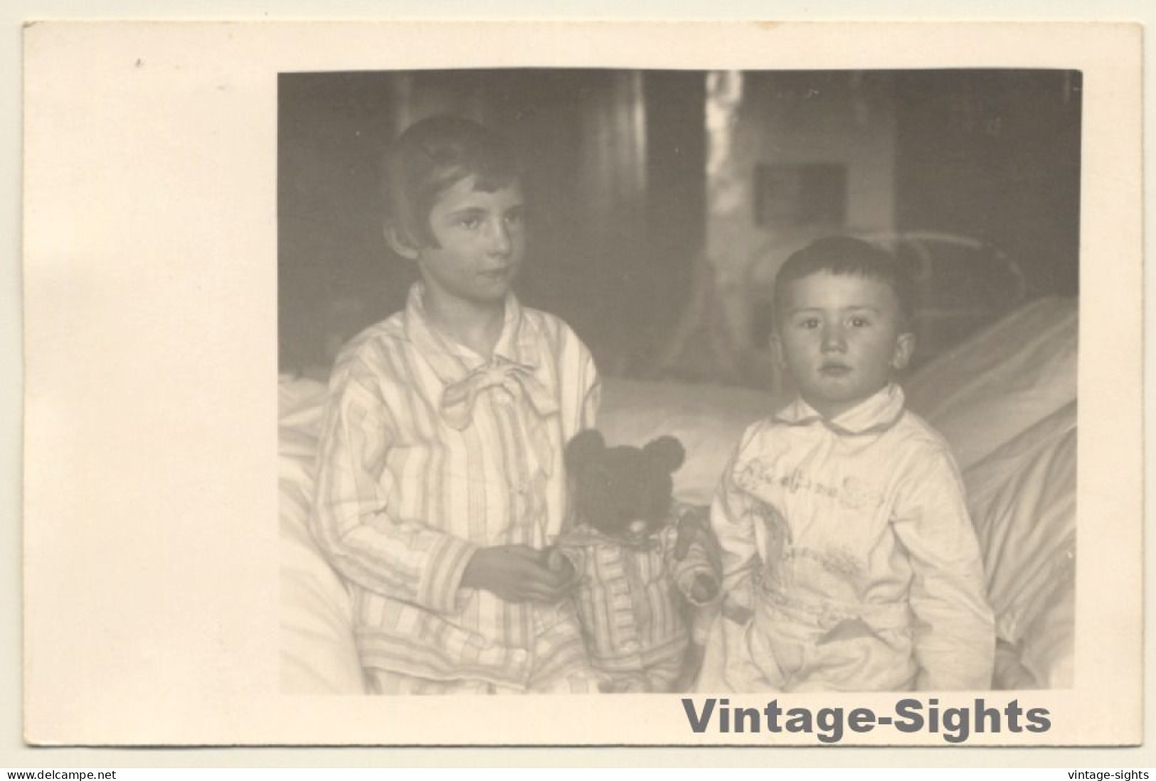 Little Girl & Baby Boy In Pijamas With Teddy Bear (Vintage RPPC ~1910s/1920s) - Jeux Et Jouets