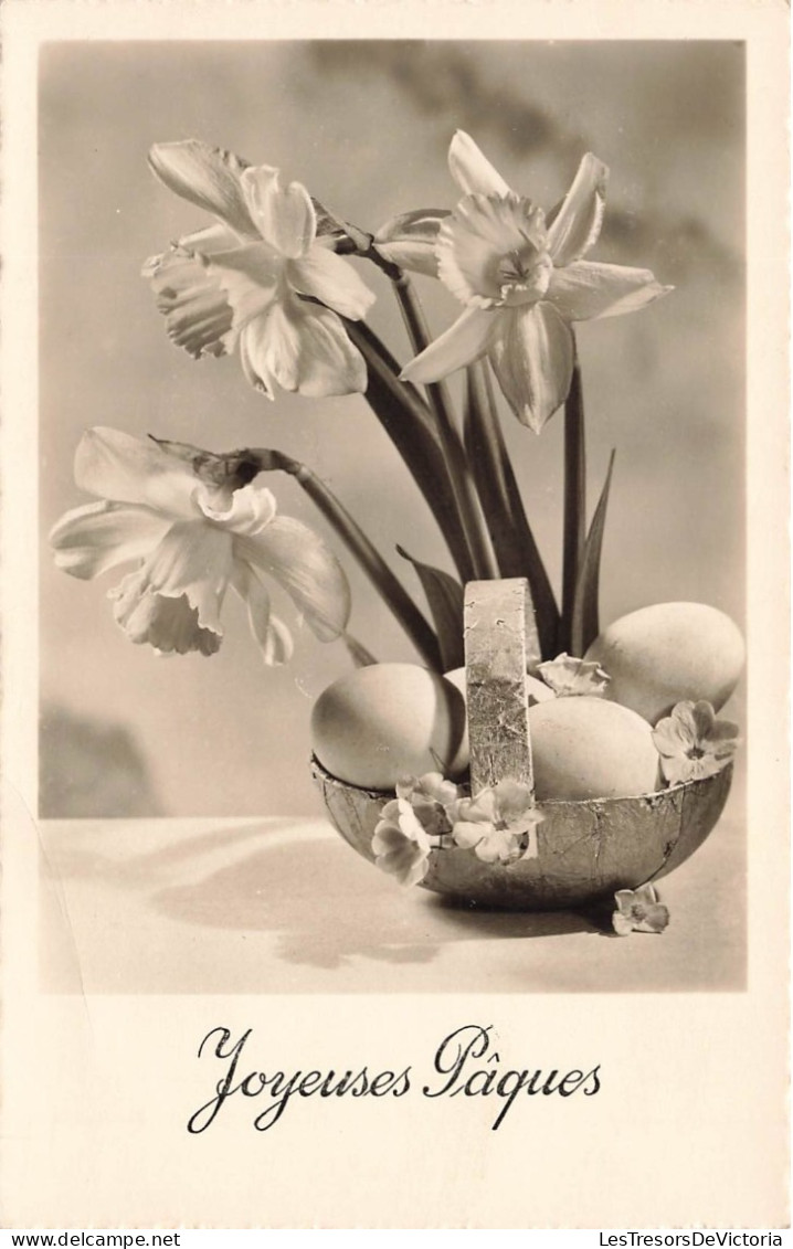 FÊTES ET VOEUX - Pâques - Un Petit Panier D'œufs Avec Des Fleurs - Carte Postale Ancienne - Easter