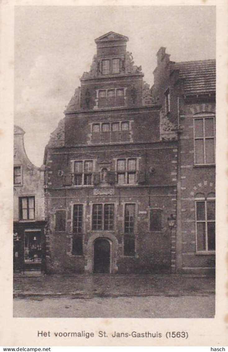 4843367Hoorn, Het Voormalige St. Jans-Gasthuis. (1563)(bovenkant Is Afgeknipt ??) - Hoorn