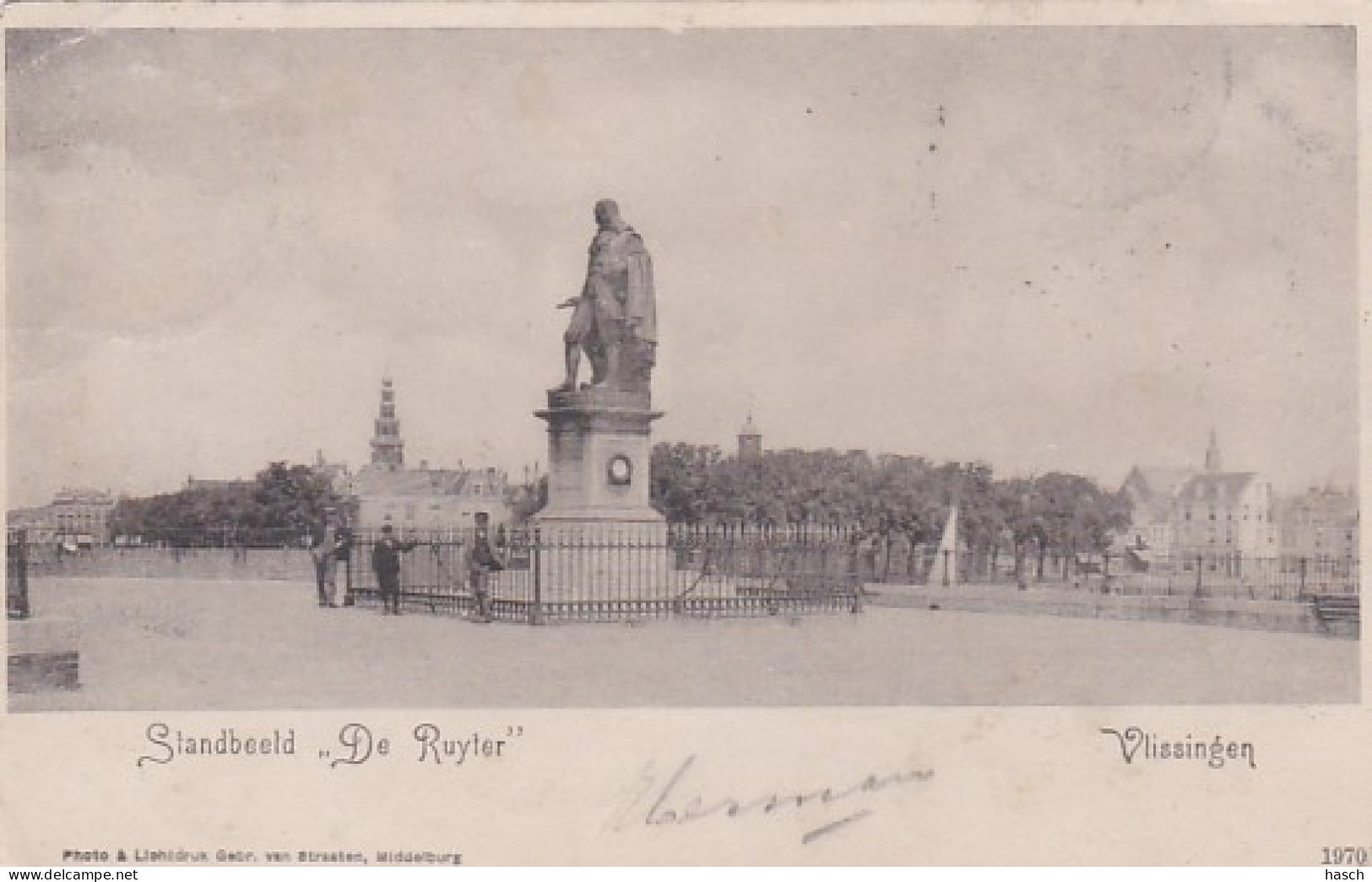 4843453Vlissingen, Standbeeld De Ruyter. (poststempel 1902)(zie Hoeken) - Vlissingen