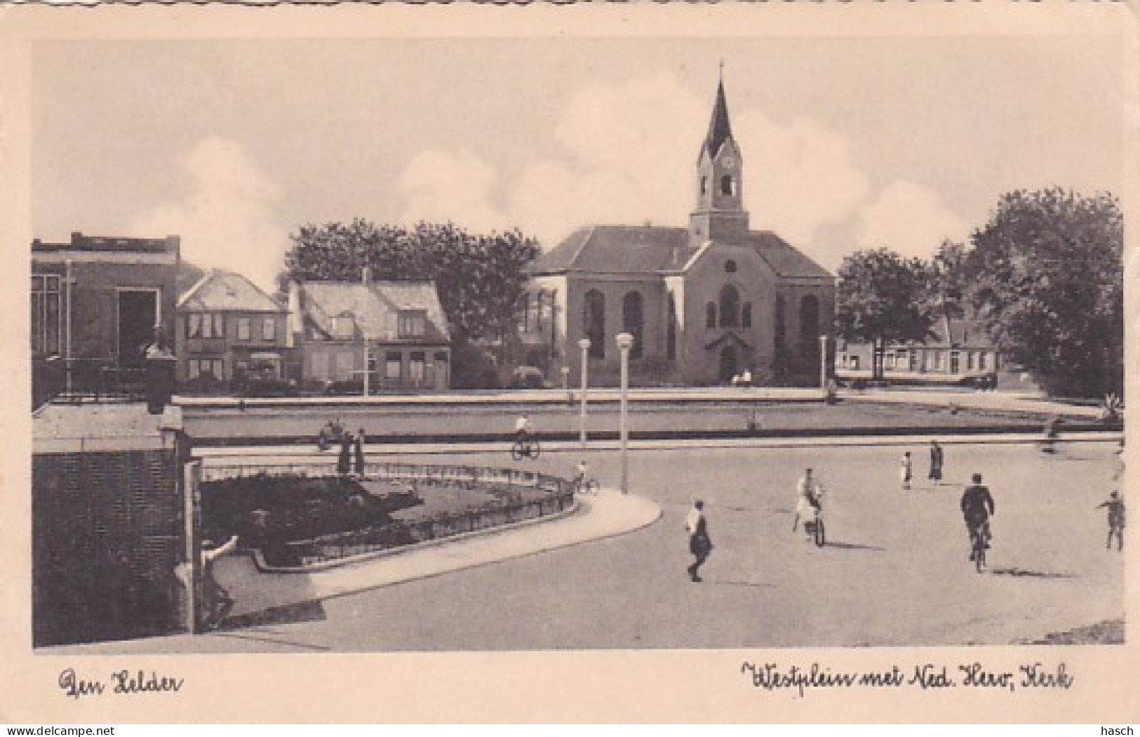 483732Den Helder, Westplein Met Ned. Herv. Kerk.1937.(rechterkant Vouwen Zie Achterkant) - Den Helder