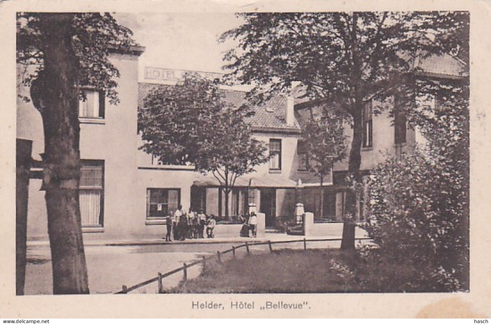 4837125Den Helder, Hotel Bellevue. (beschadiging Rechtsonder) - Den Helder