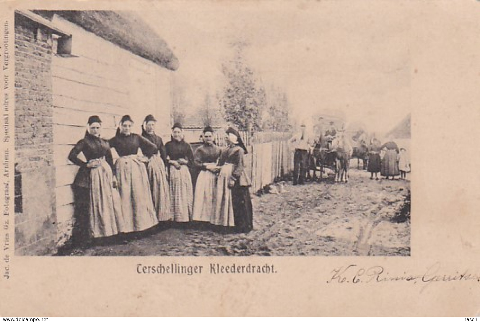 4842107Terschellinger Kleederdracht. (poststempel 1902)(zie Hoeken, Vouw Zie Achterkant) - Terschelling