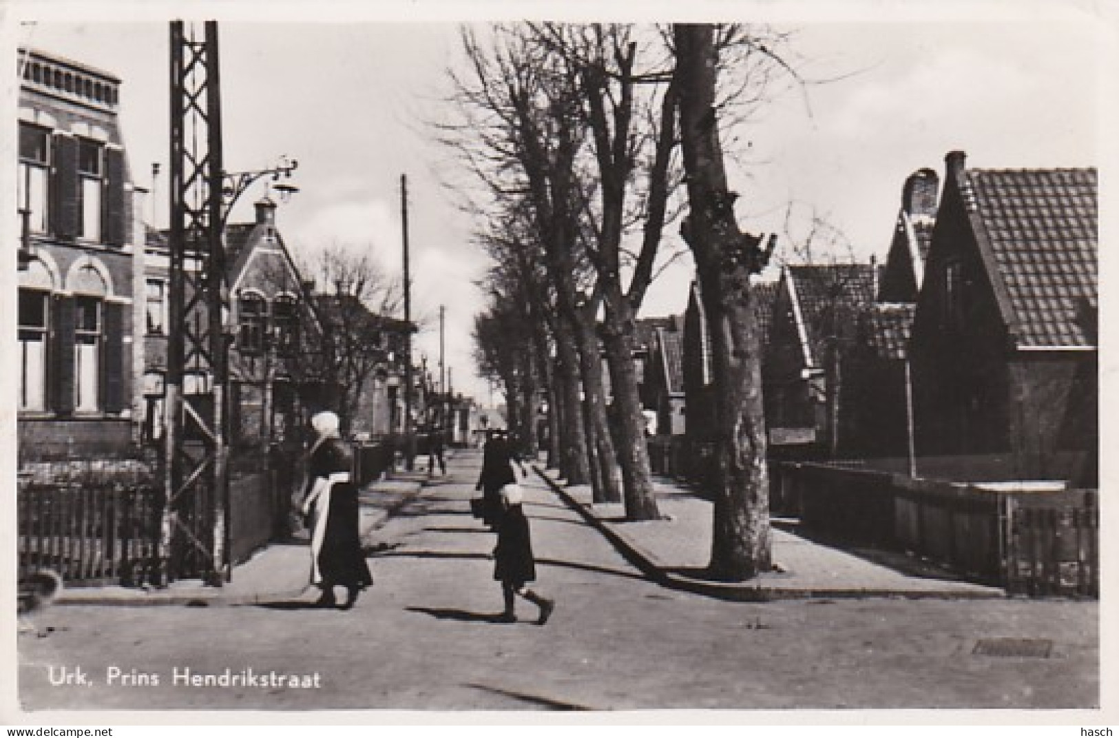 4842406Urk, Prins Hendrikstraat. (kleine Vouwen In De Hoeken) - Urk