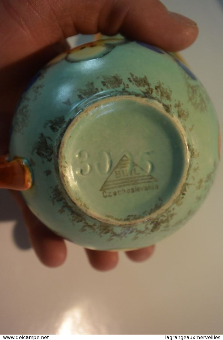 C105 Ancienne Tasse Et Sous Tase Céramique De L'Est - Art Nouveau / Art Déco