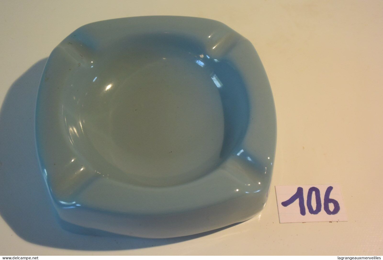 C106 Ancien Cendrier Bleu SANIBEL - Porcelaine