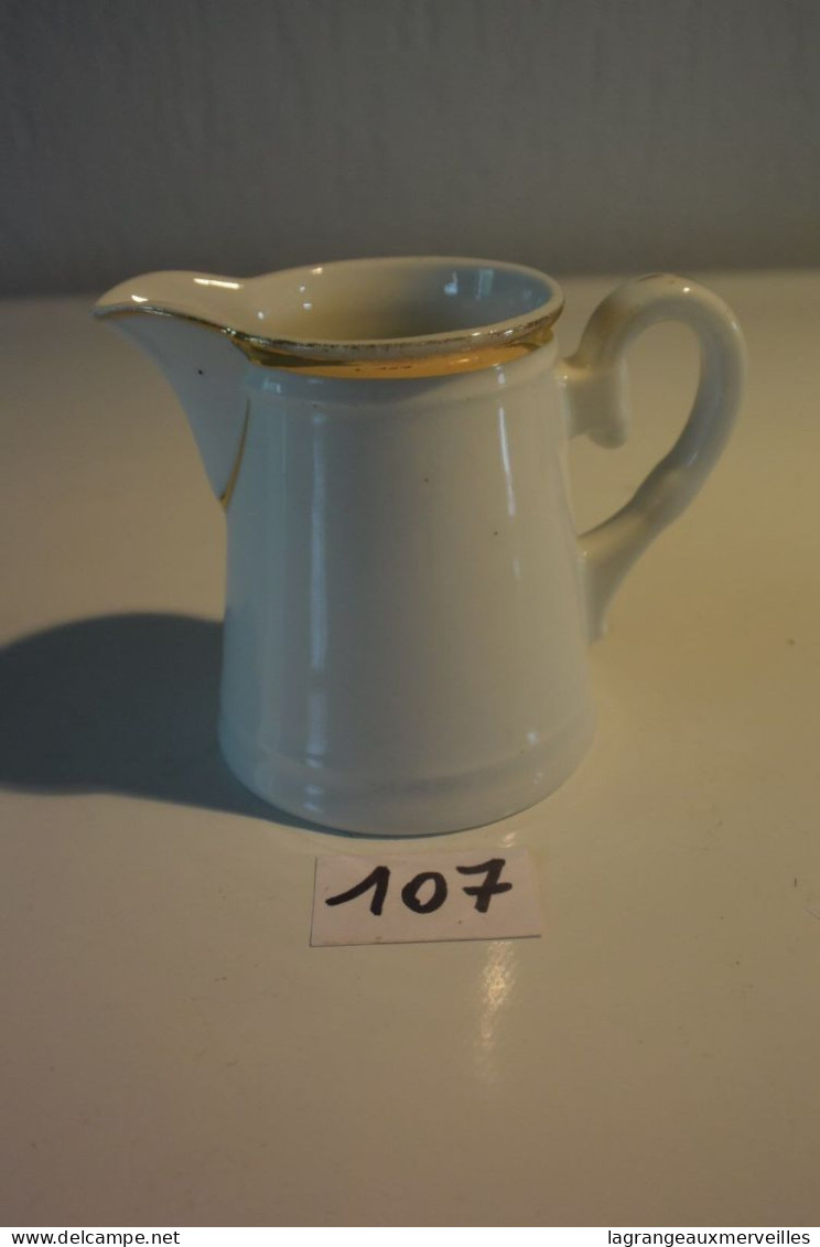 C107 Ancien Pot Au Lait De Collection Defuisseaux Baudour H 8cm - Otros & Sin Clasificación