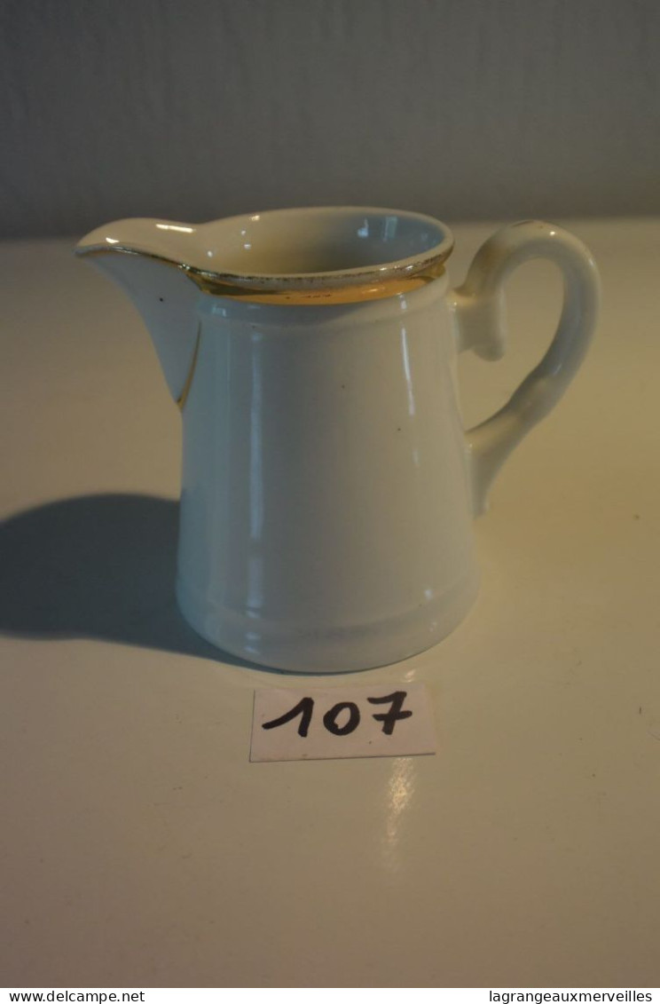 C107 Ancien Pot Au Lait De Collection Defuisseaux Baudour H 8cm - Andere & Zonder Classificatie