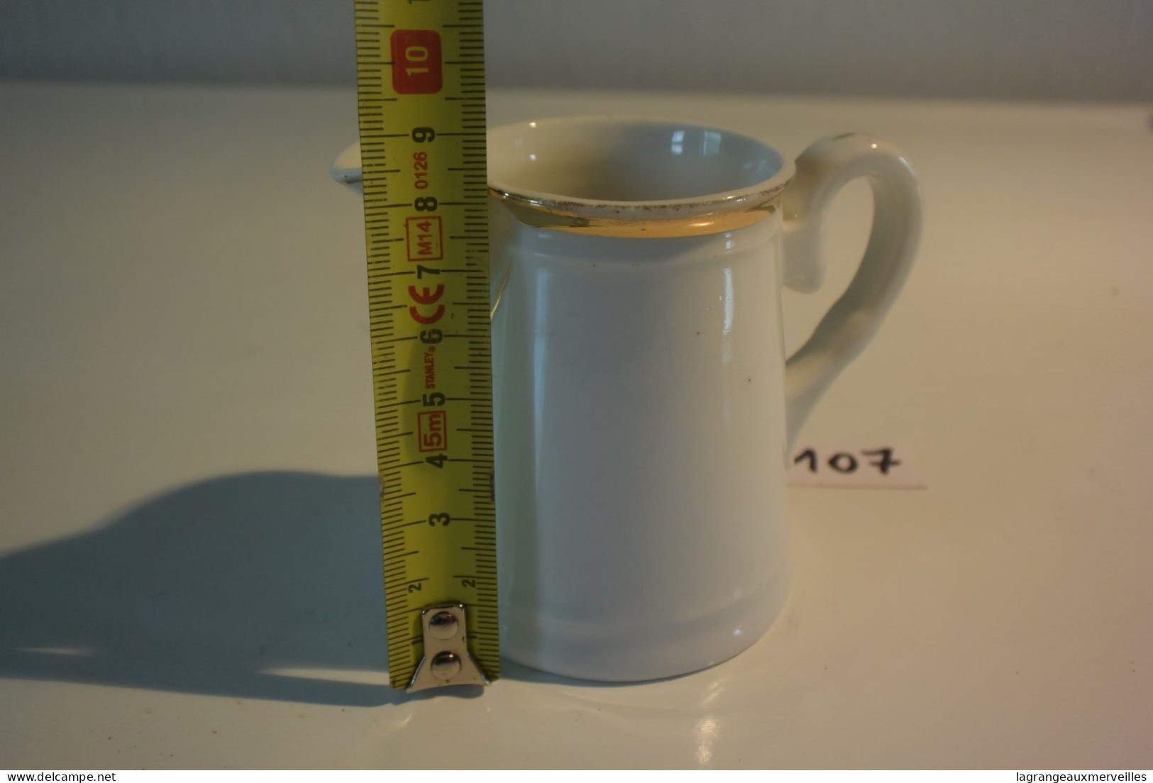 C107 Ancien Pot Au Lait De Collection Defuisseaux Baudour H 8cm - Otros & Sin Clasificación