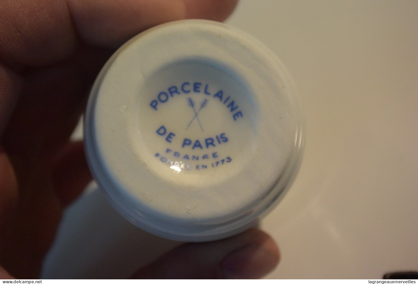 C107 Ancien Sucrier En Pâte Blanche En Porcelaine De Paris H 9cm - Other & Unclassified
