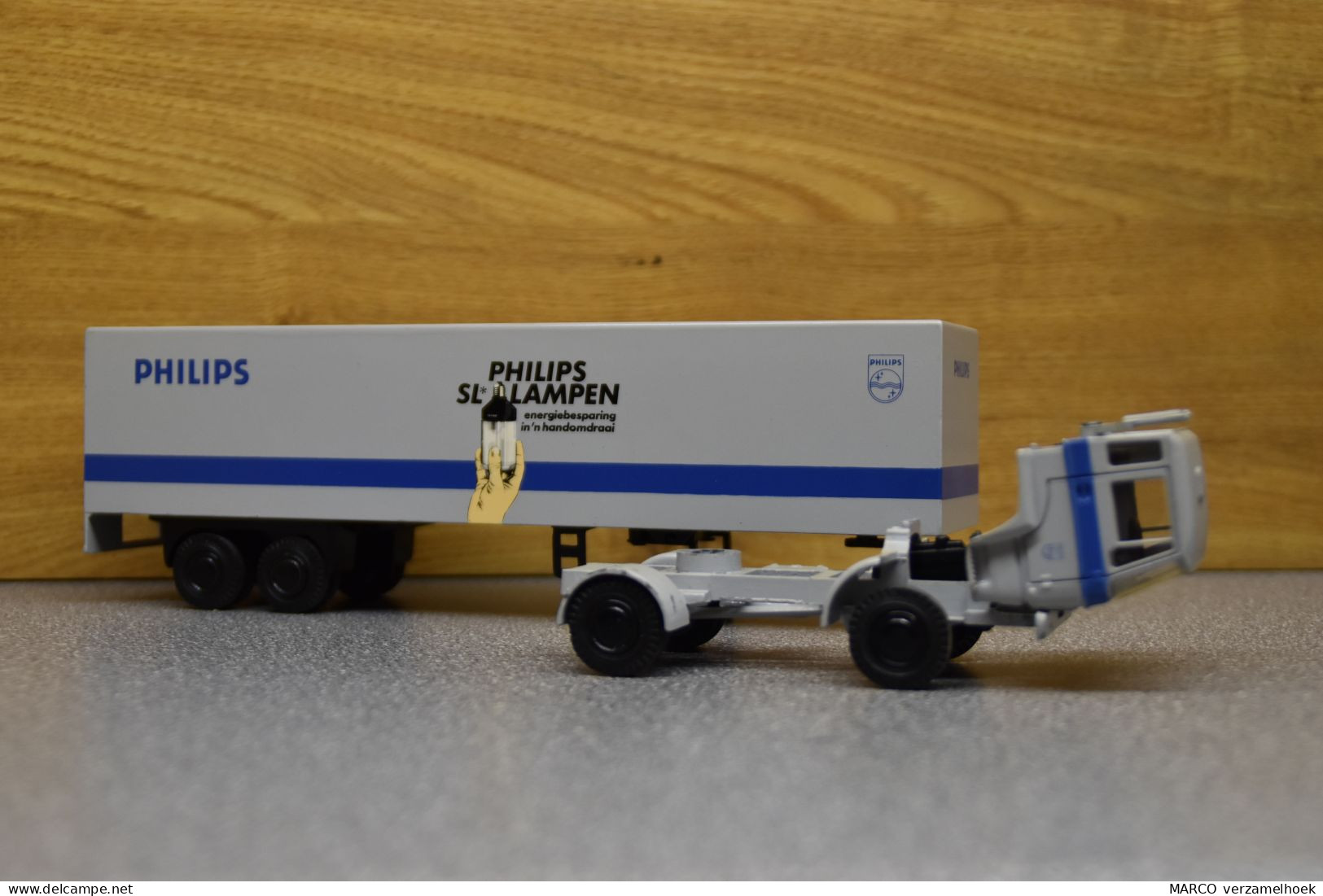 Lion Car Nr.36 DAF Oplegger Philips Eindhoven Scale 1:50 Philips SL Lampen - Vrachtwagens, Bus En Werken