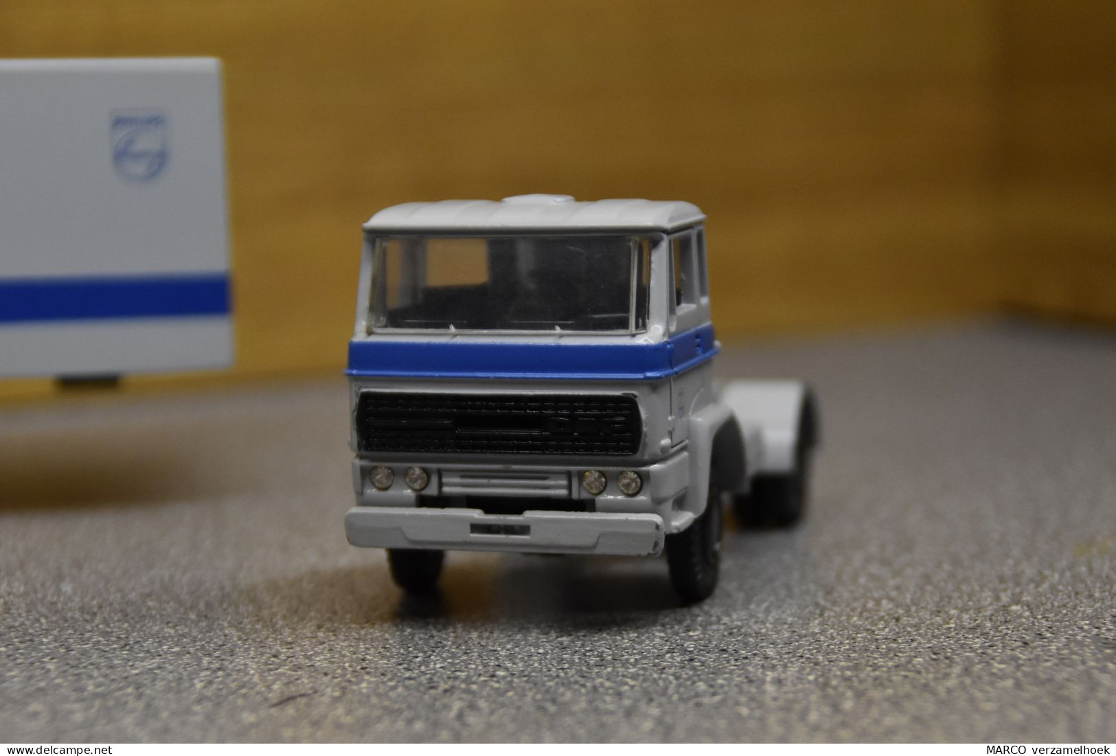 lion car Nr.36 DAF oplegger philips eindhoven scale 1:50 philips SL lampen