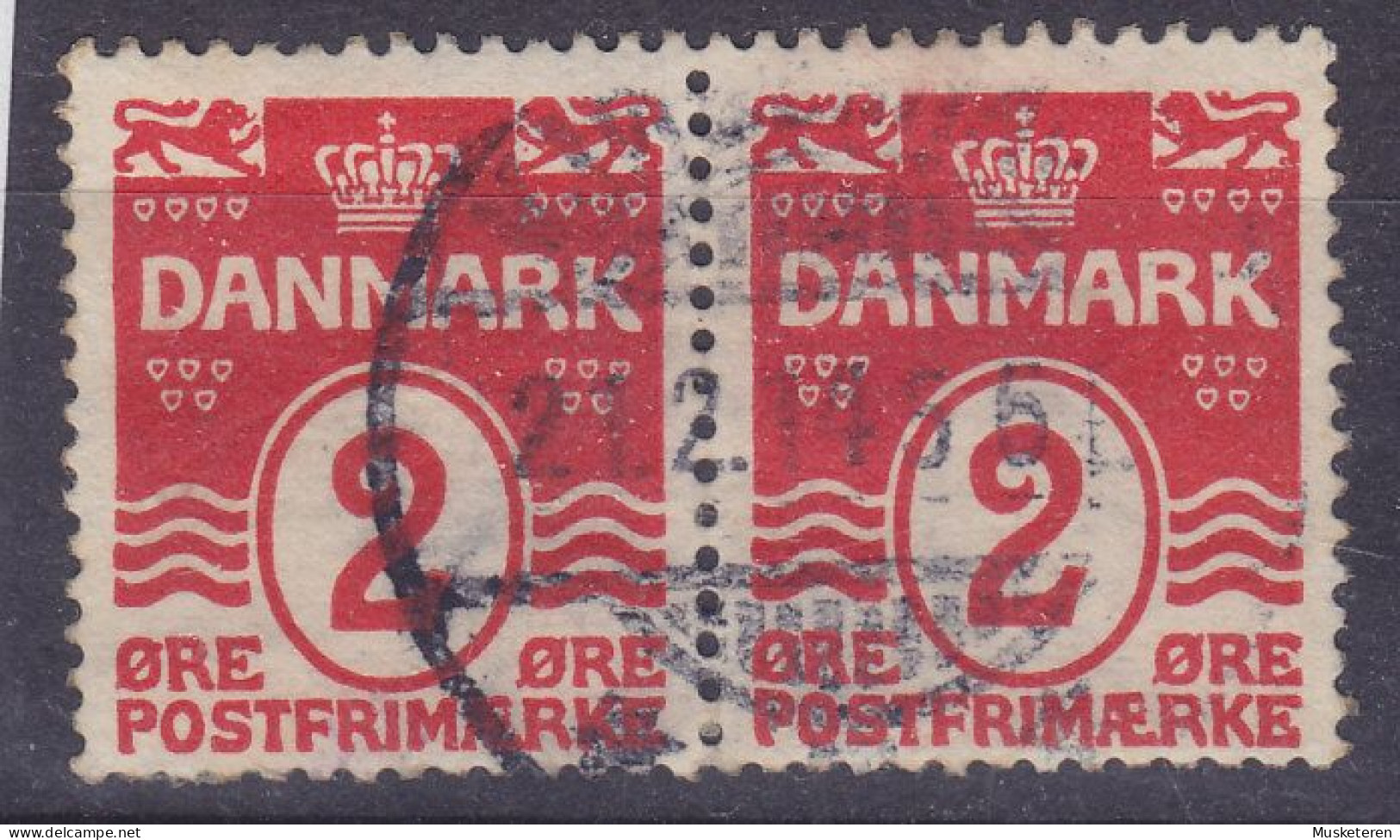 Denmark 1913 Mi. 78, 2 Øre Wellenlinien ERROR Variety Red Spot Between (Left) Lions Front Paws (2 Scans) - Plaatfouten En Curiosa