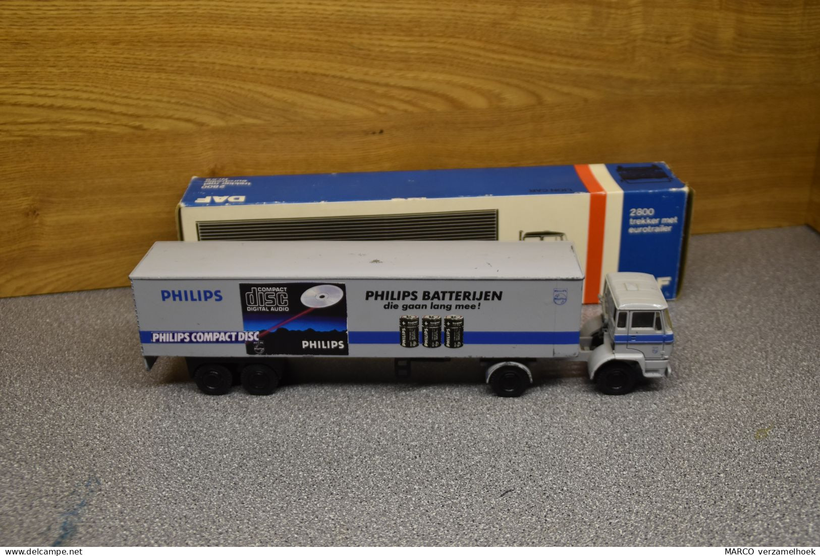 Lion Car Nr.36 DAF Oplegger Philips Eindhoven Scale 1:50 Philips Batterijen - LKW, Busse, Baufahrzeuge