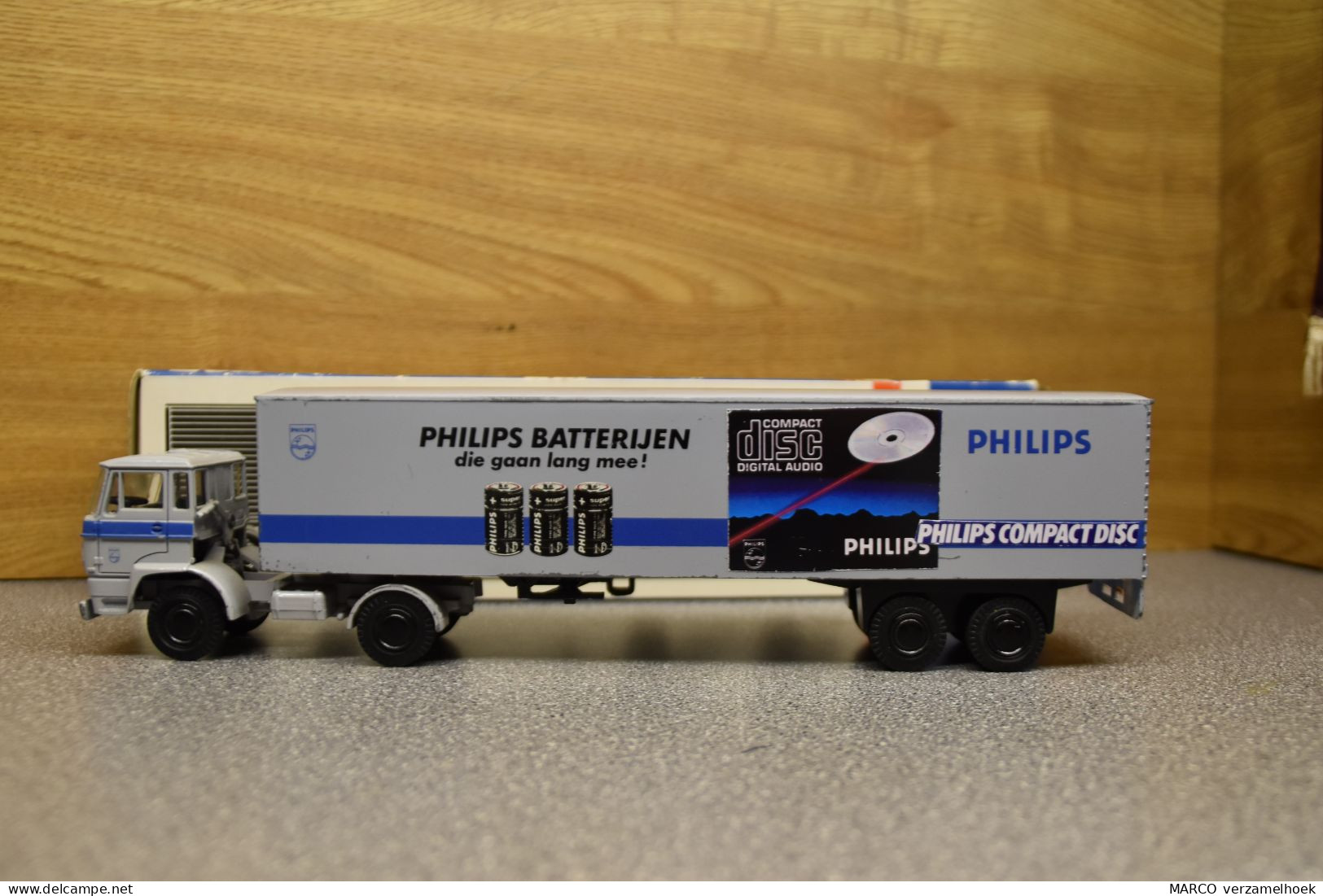 Lion Car Nr.36 DAF Oplegger Philips Eindhoven Scale 1:50 Philips Batterijen - Vrachtwagens, Bus En Werken