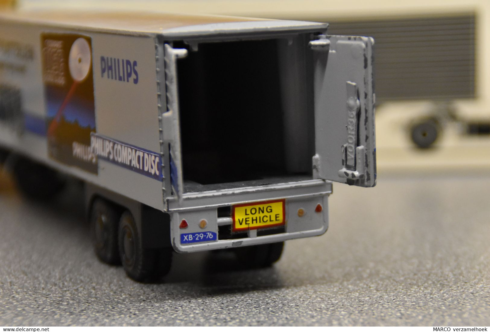 Lion Car Nr.36 DAF Oplegger Philips Eindhoven Scale 1:50 Philips Batterijen - Trucks, Buses & Construction