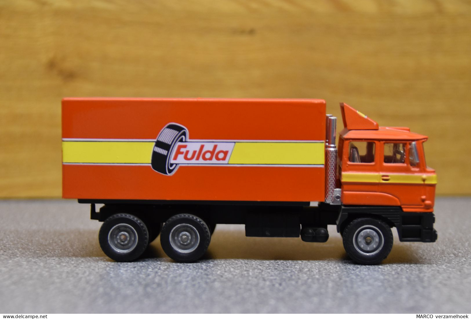 Solido DAF 2800 Turbo Fulda Banden Bakwagen Scale 1:60 Rood - Solido