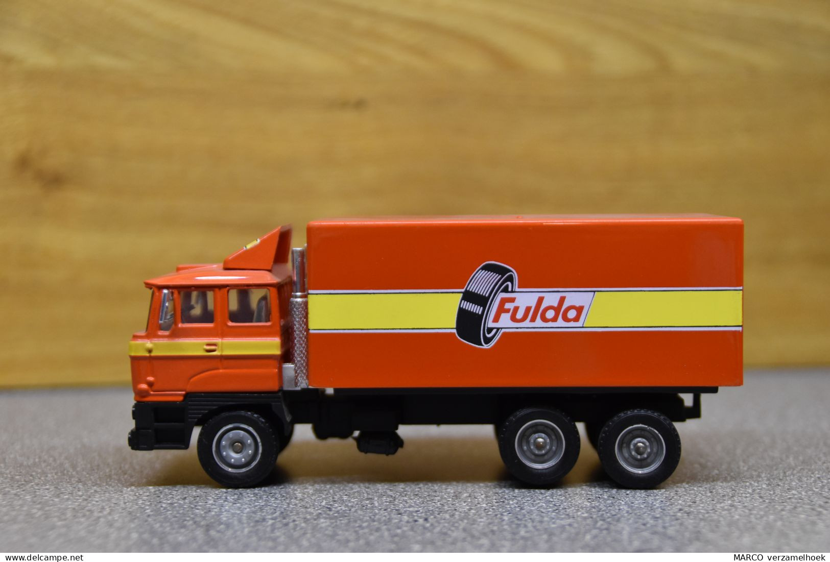 Solido DAF 2800 Turbo Fulda Banden Bakwagen Scale 1:60 Rood - Solido