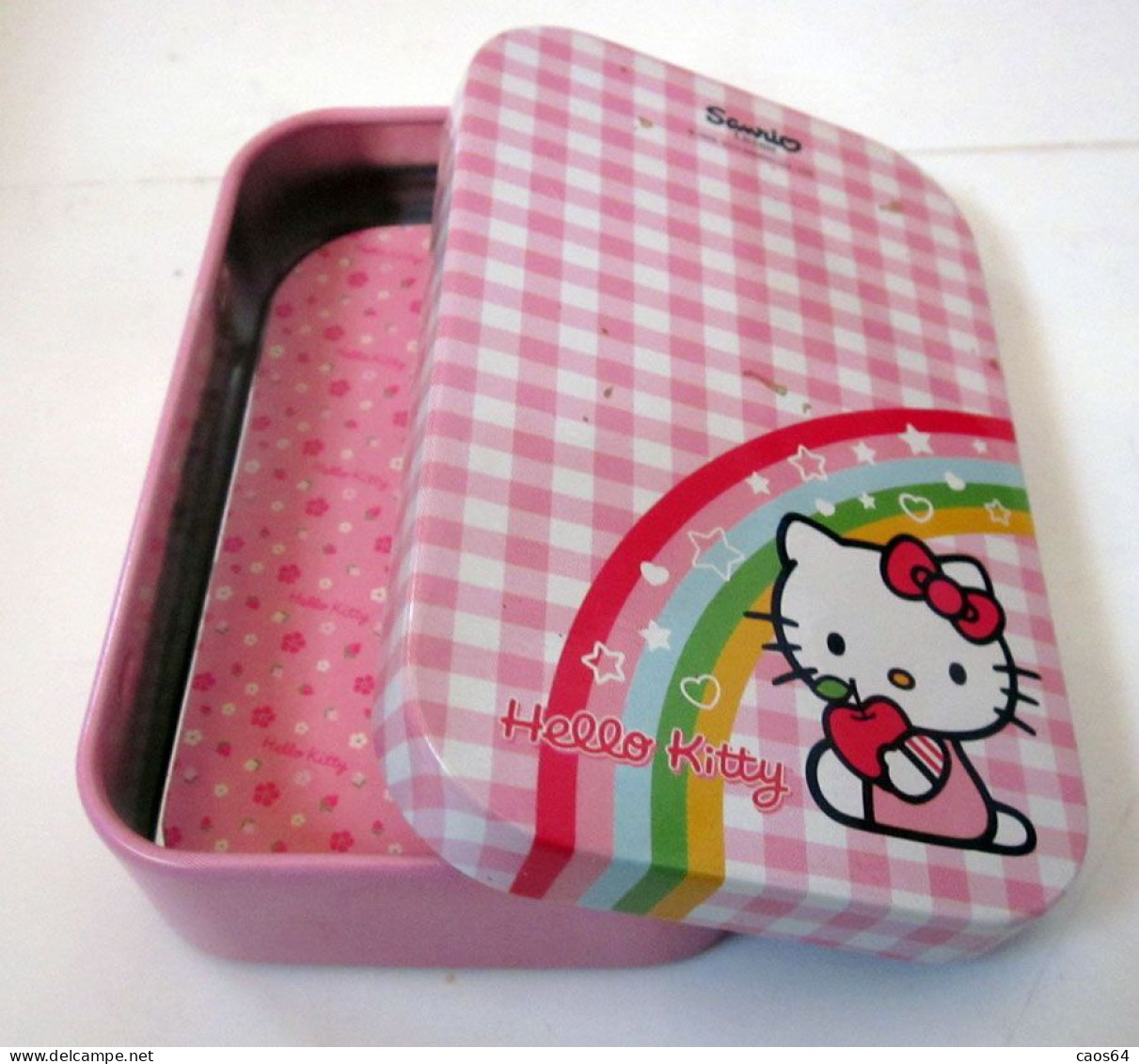 Boxes - Hello Kitty scatola di latta vuota 9,5 X 6 X 2 cm.