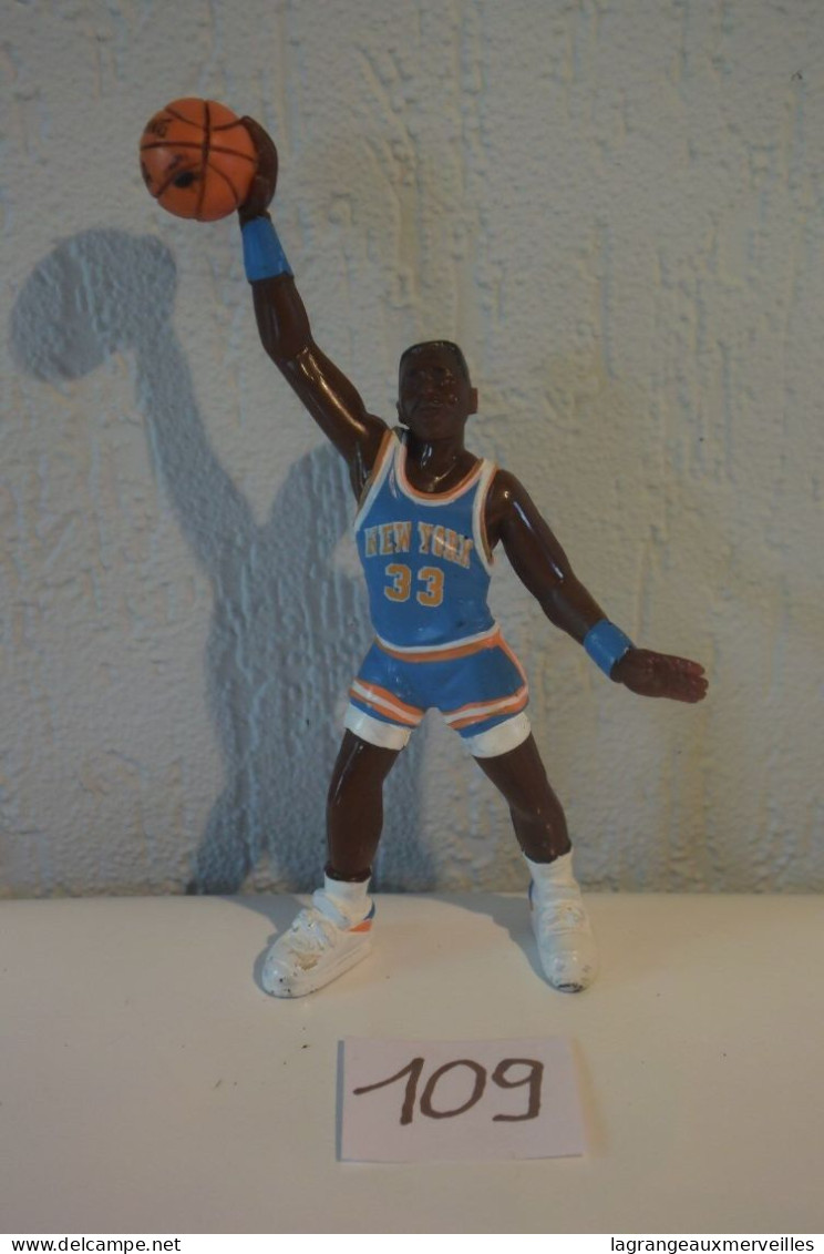 C109 Figurine Patrick Ewing 33 Basket 1987 NBA - Jeux Vidéo