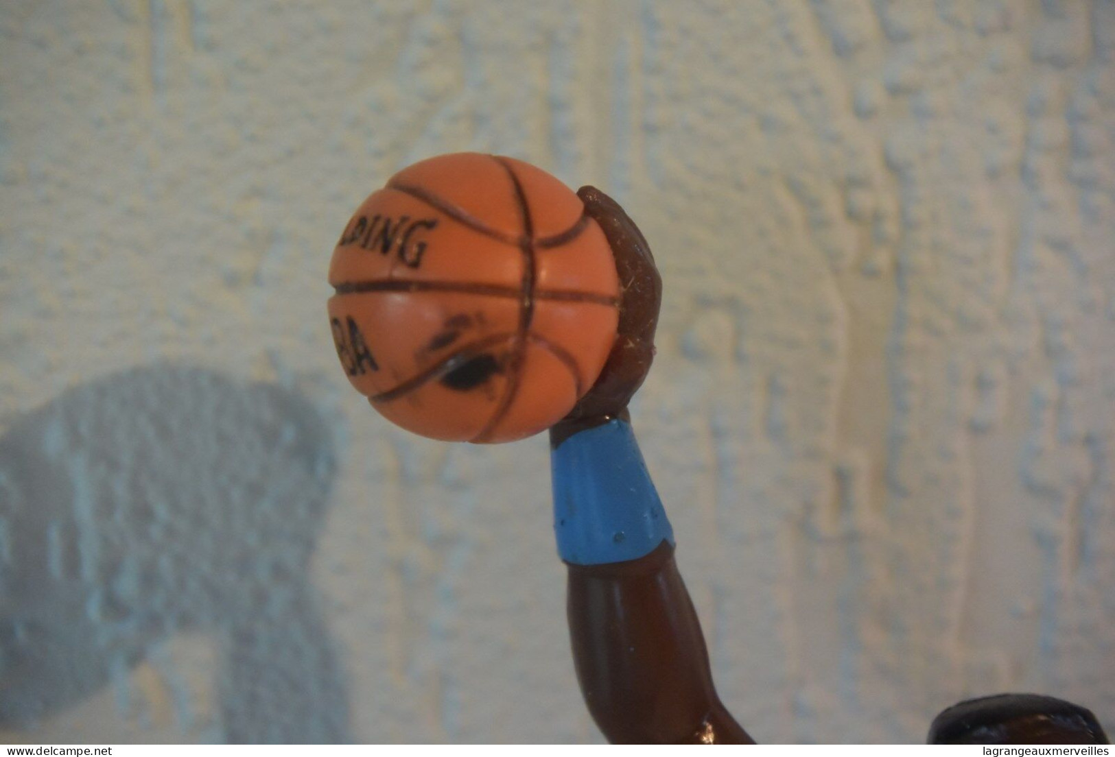 C109 Figurine Patrick Ewing 33 Basket 1987 NBA - Jeux Vidéo