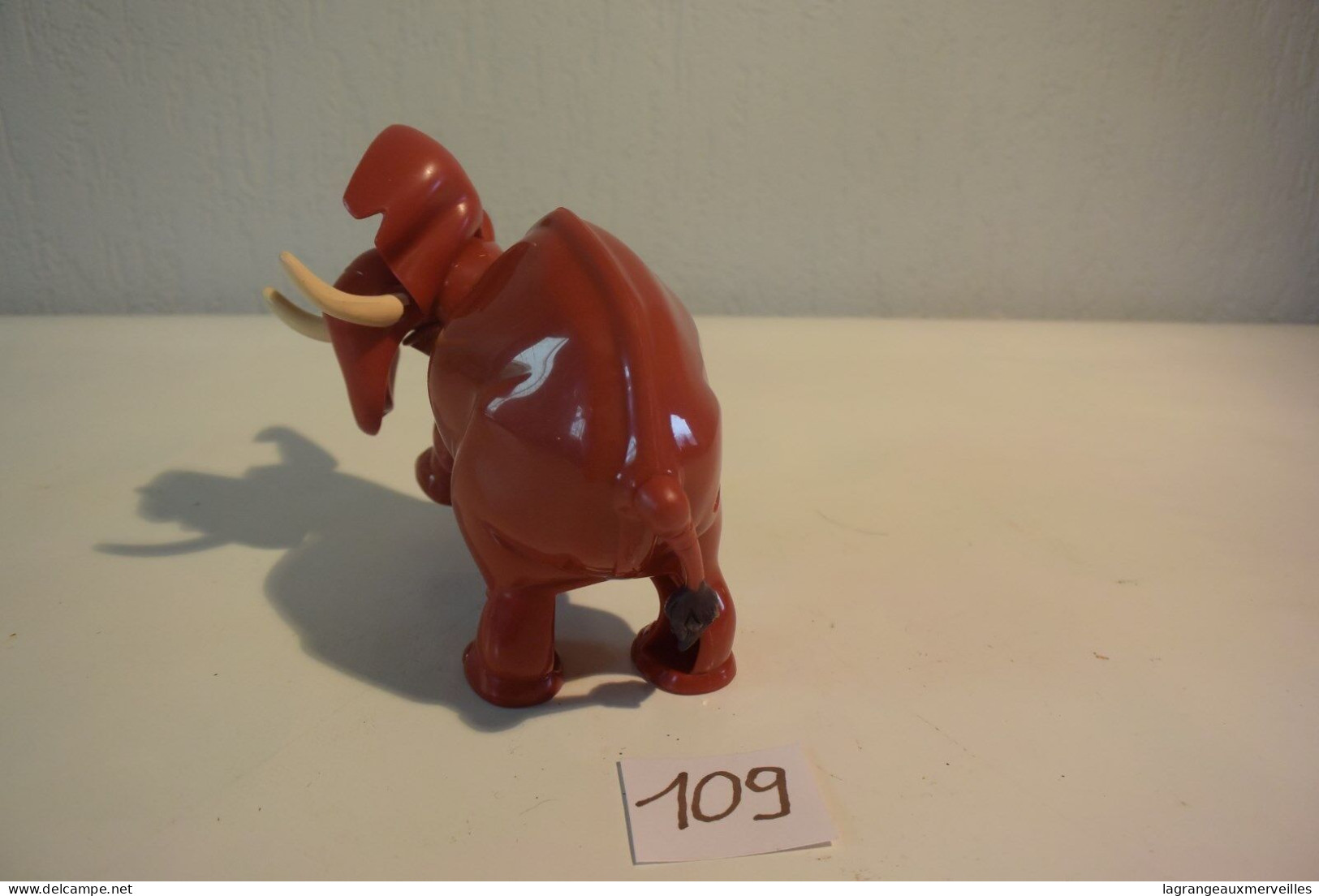 C109 Figurine Disney 1999 Tarzan éléphant - Disney