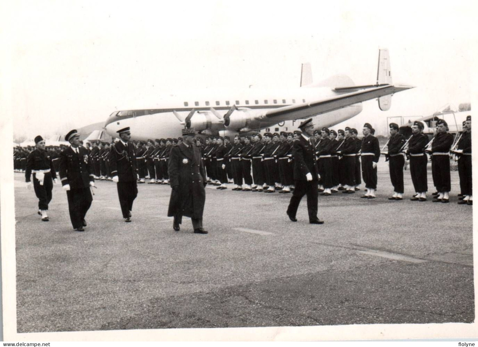 Aviation - 2 Photos Anciennes - Général Officier Passant En Revue Troupes Armée De L'air - Avion Plane - 21 Février 1959 - 1946-....: Ere Moderne