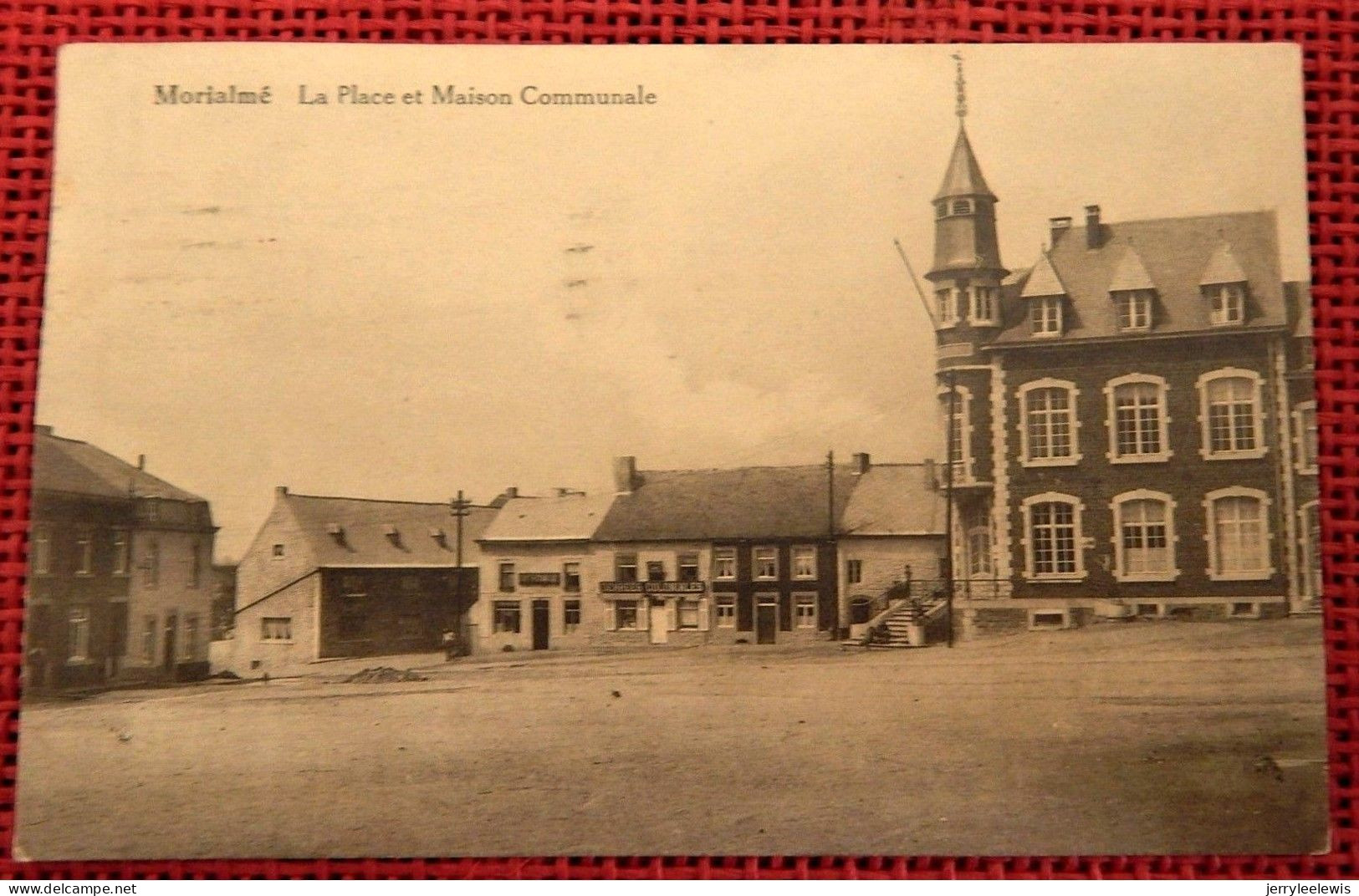 MORIALME  -  La Place Et Maison Communale - Florennes