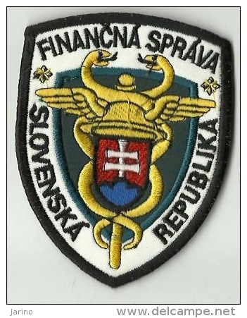 Police Slovaque- Slovakia,  écussons Tissu-Patches, Rapport Financier - Police & Gendarmerie