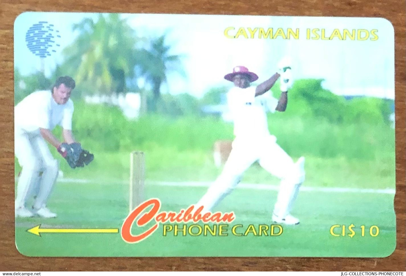 CAYMAN ISLANDS CRICKET CI$ 10 CARIBBEAN CABLE & WIRELESS SCHEDA TELECARTE TELEFONKARTE PHONECARD CALLING CARD - Kaimaninseln (Cayman I.)