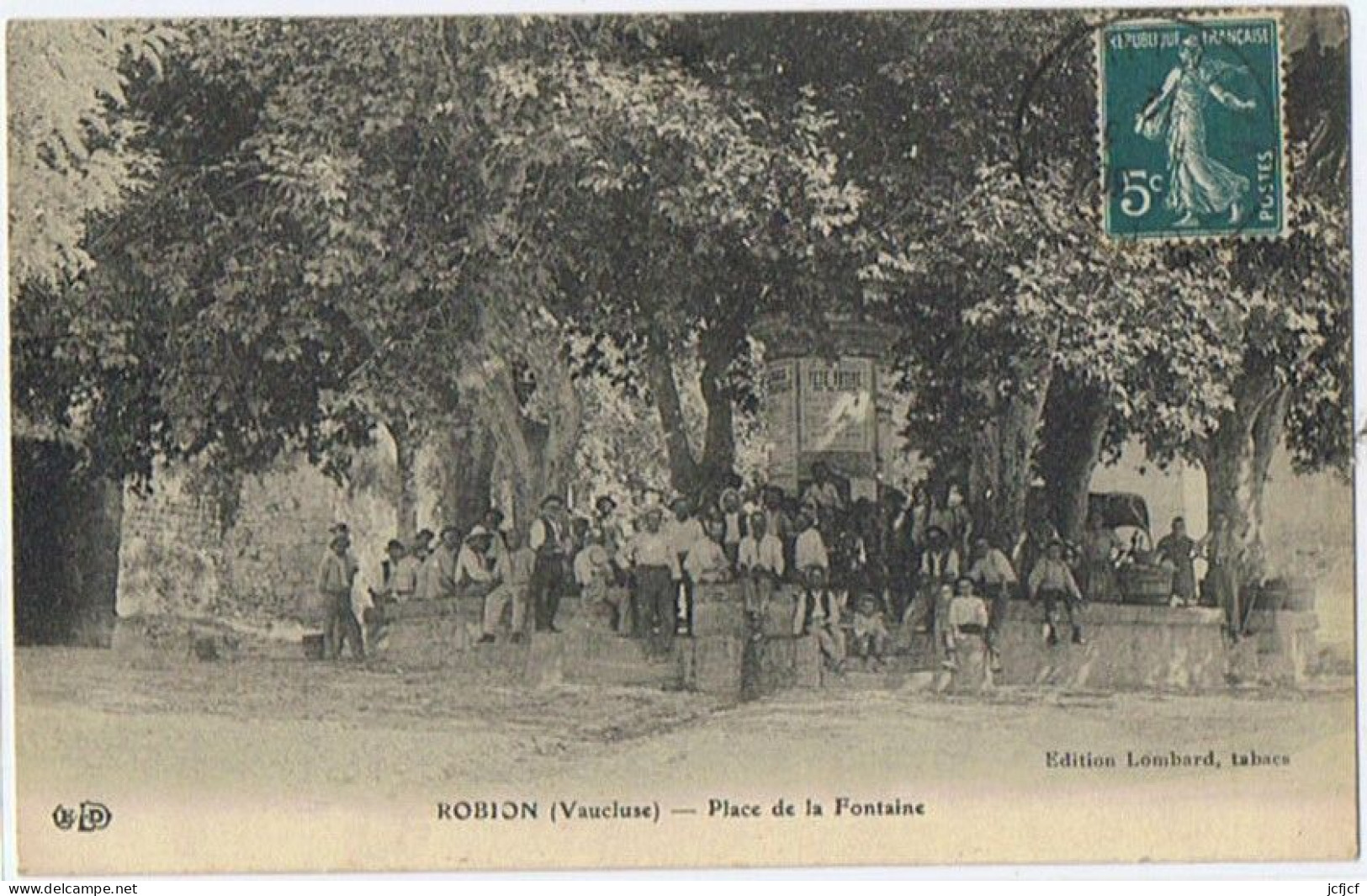 Cpa..84..ROBION..VAUCLUSE..PLACE DE LA FONTAINE - Robion