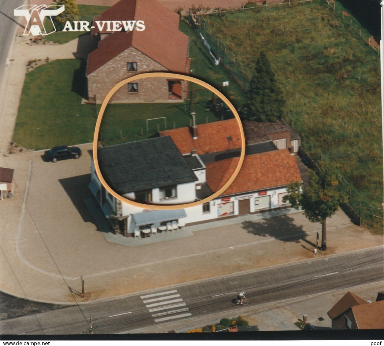 Meeuwen-Gruitrode ( Oudsbergen ) : Café Hoek Weg Naar Opitter / Kasteelstr. Nu " De Heylige " ---- Luchtfoto - Meeuwen-Gruitrode