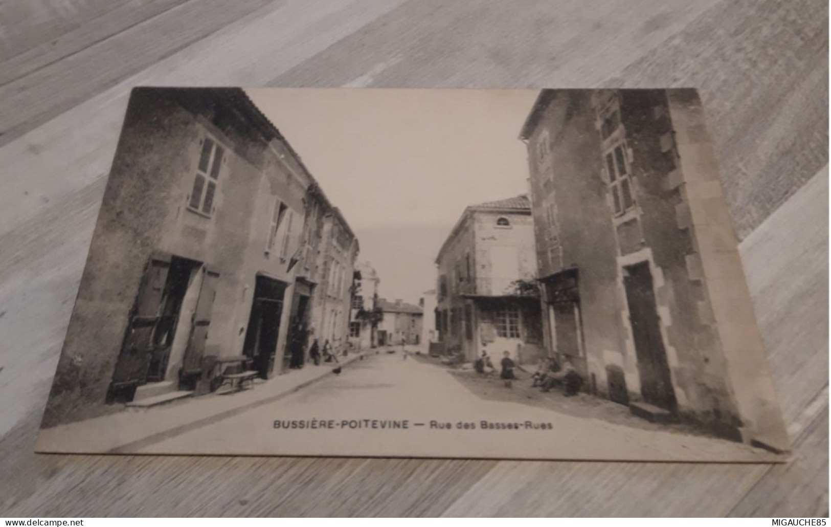 Carte Postale   BUSSIERE- POITEVINE Rue Des Basses Rues - Bussiere Poitevine