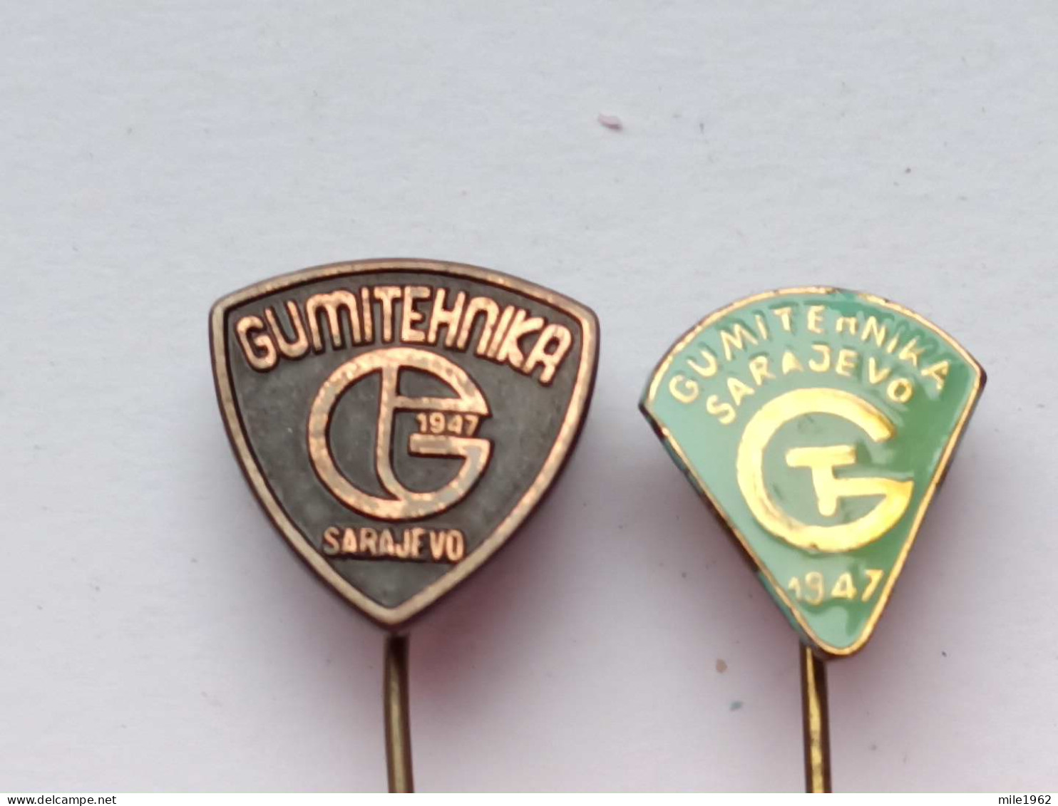 BADGE Z-98-5 - 2 PINS - GUMITEHNIKA Sarajevo Yugoslavia, Tire Factory Rubber Pneus Tires Banden Reifen Tyre Pneu - Lots