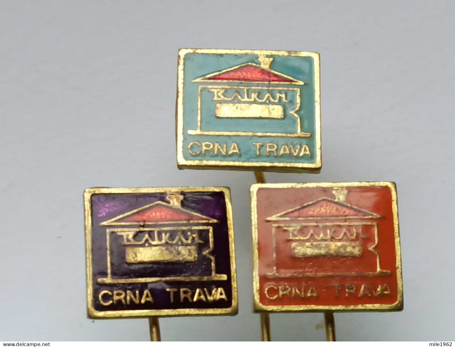 BADGE Z-98-6 - 3 PINS - BALKAN CRNA TRAVA, PIN SERBIA, CONSTRUCTION COMPANY - Lots